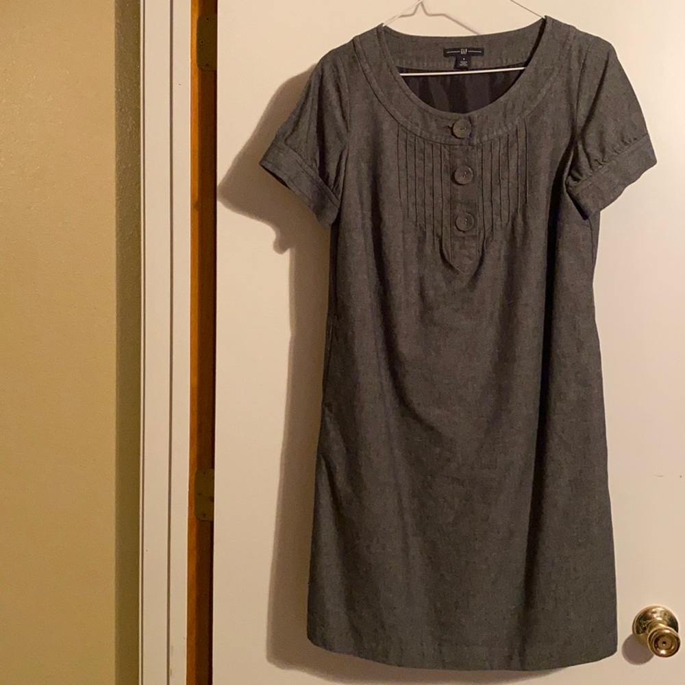 Gap, size 8.